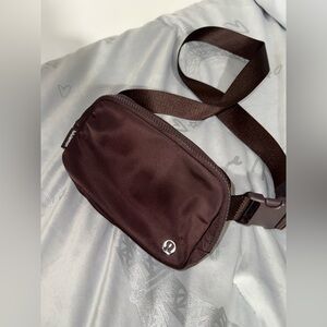Lululemon belt bag 1L French Press